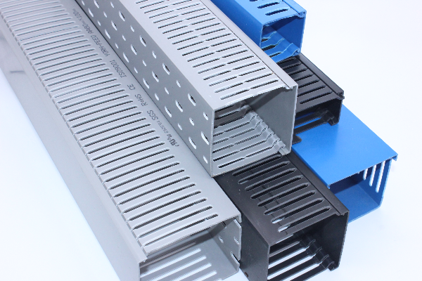 https://simmtime-product.oss-cn-shenzhen.aliyuncs.com/exhibitor/exhibits-img/1740721663530-绝缘配线槽1.png